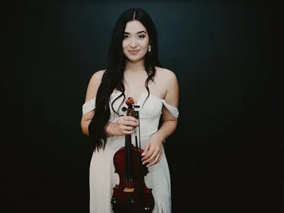 Claudia Violinist